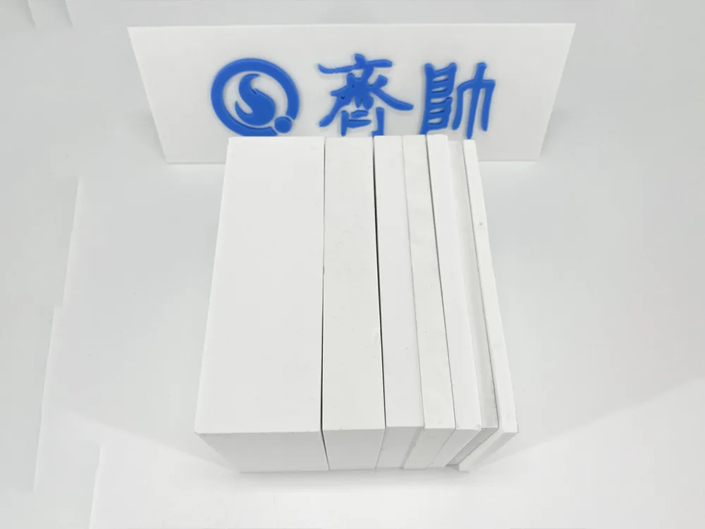 Milyen anyagból készül az alumínium-oxid kerámia lemez?